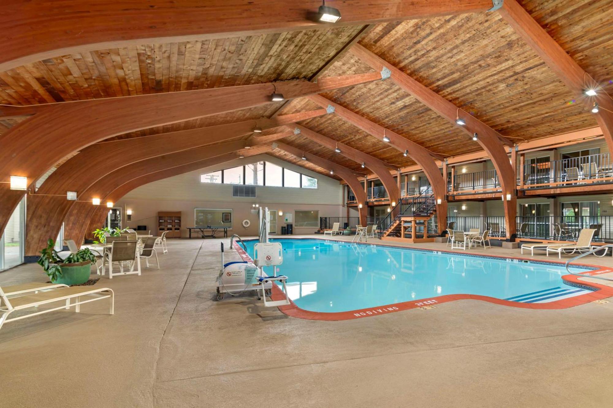Best Western Plus Plattsburgh Exterior photo