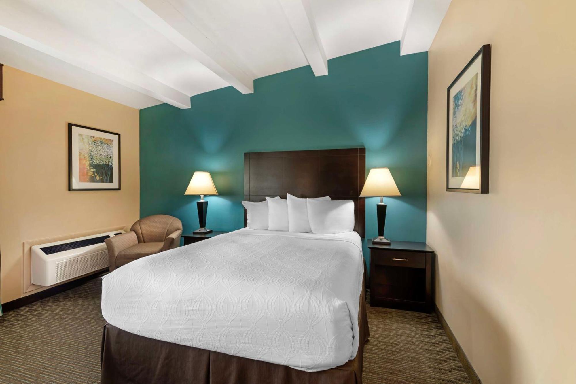 Best Western Plus Plattsburgh Exterior photo